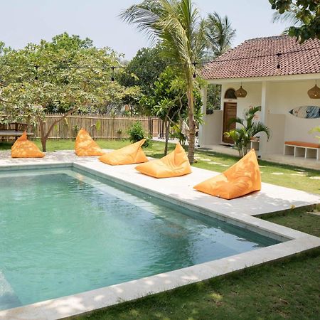 Lost Inn Kuta Capsule Hostel Exterior photo