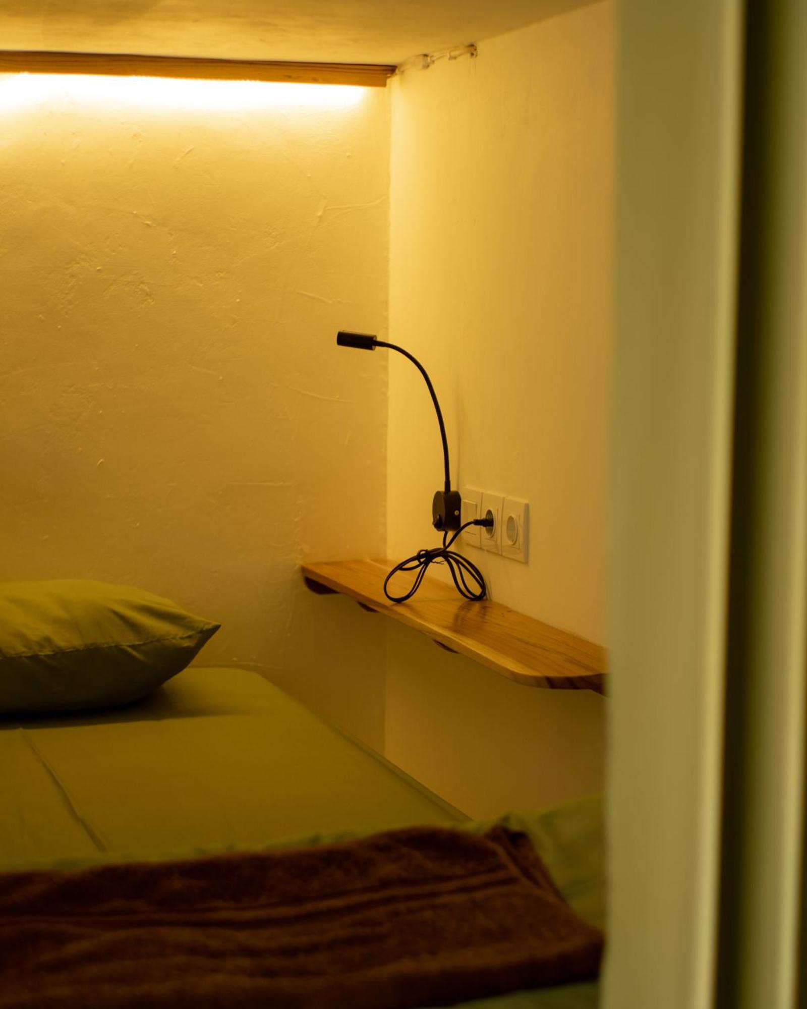 Lost Inn Kuta Capsule Hostel Exterior photo