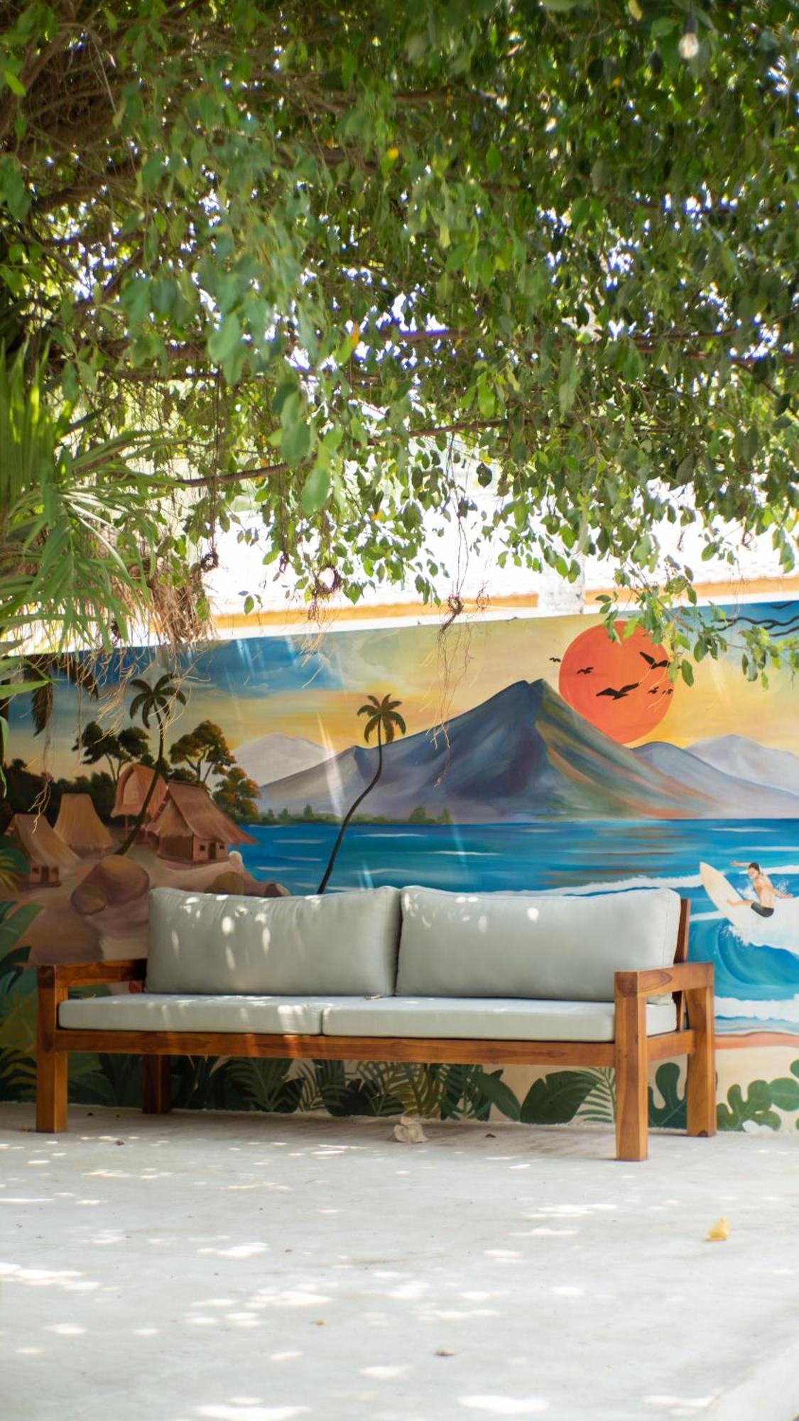 Lost Inn Kuta Capsule Hostel Exterior photo